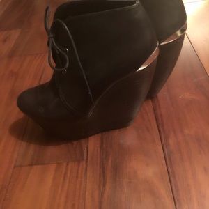 Steve Madden Black size 8 Platform Booties